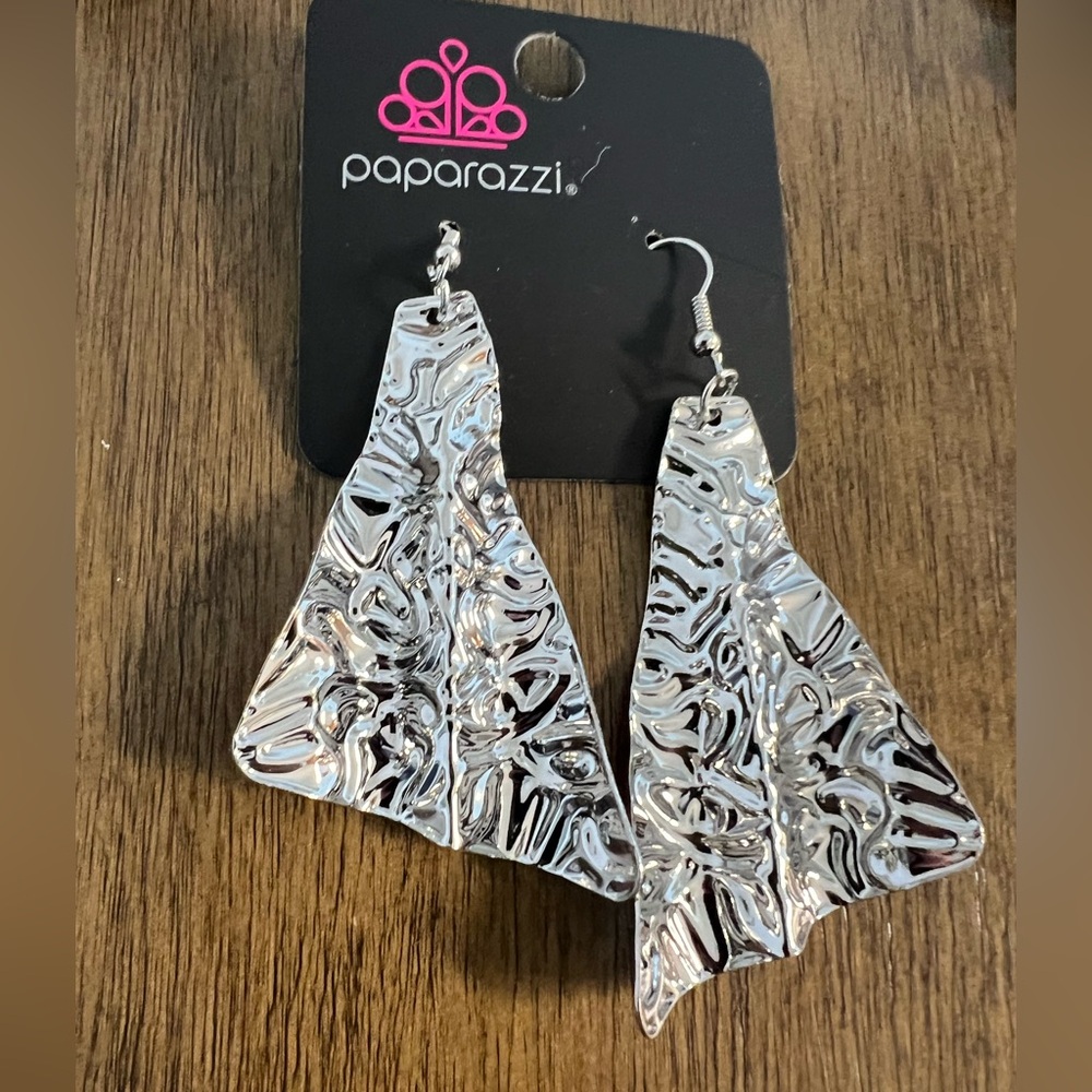 🇺🇸$3🇺🇸 Paparazzi Silver Tone Textured Statement Earrings NWT
